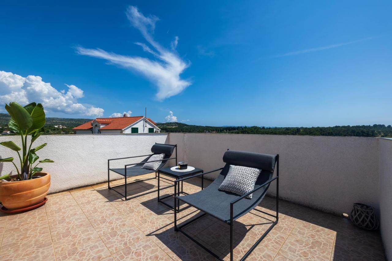 Villa Oasis With Private Pool Milna  Eksteriør bilde